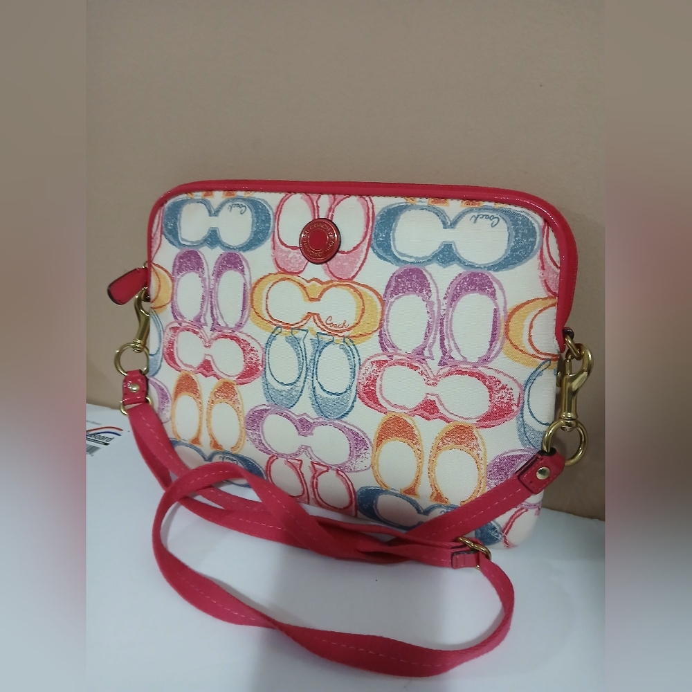 Coach Signature Tablet/Ipad Sleeve/Case/Shoulder Bag